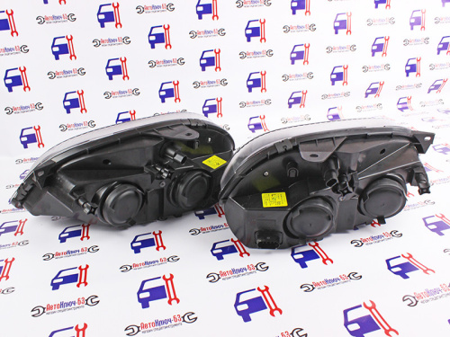 Оригинальные черные фары с линзой на Шевроле Нива