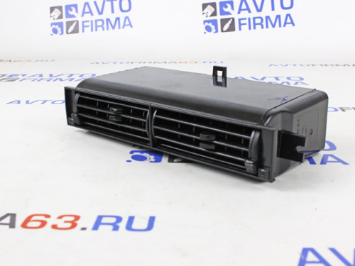 Центральное сопло вентиляции салона на Лада Нива 4х4