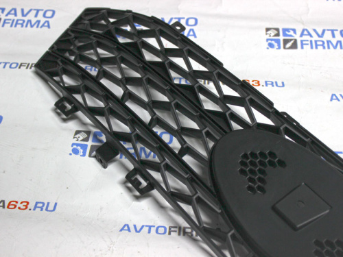 Решетка радиатора Лада Веста седан внутренняя (вставка) в интернет-магазине avtofirma63.ru 