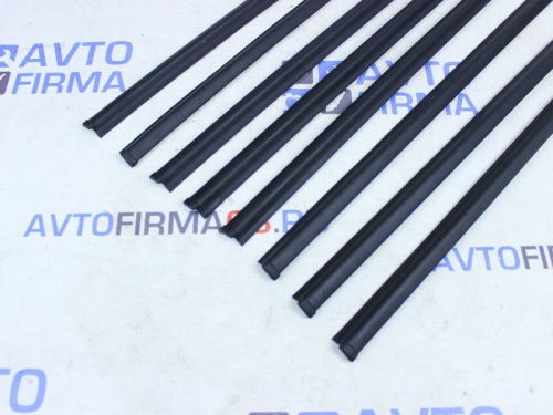 Уплотнитель стекла двери (бархотки) нижние с наконечниками для а/м 2105-2107 Плаcтэк-Троя Уплотнитель стекла двери (бархотки) нижние с наконечниками для а/м 2105-2107 Плаcтэк-Троя