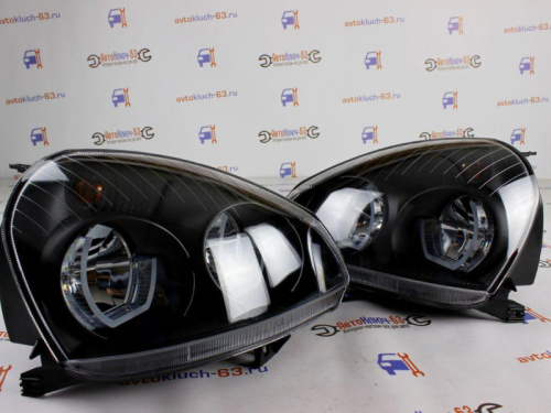 Тюнинг фары в стиле Mersedes Benz c ангельскими глазками и черной маской на ВАЗ 2170 Лада Приора