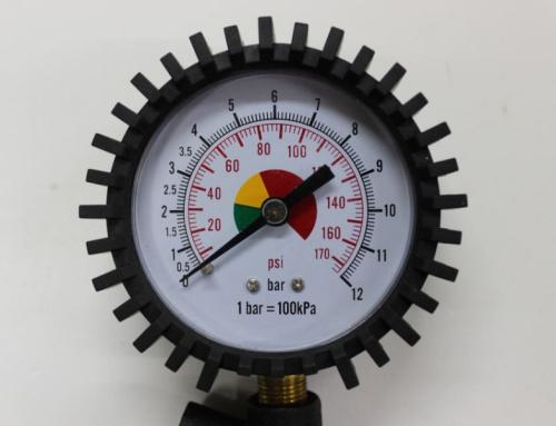 Пистолет для накачки шин с манометром 10 атмосфер 42303 АвтоDело в интернет-магазине avtofirma63.ru 