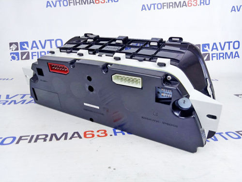 Комбинация приборов с хромированными кольцами на ВАЗ 2110-2115