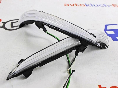 Повторители поворота в боковые зеркала Лада Гранта в стиле Лексус белые в интернет-магазине avtofirma63.ru 