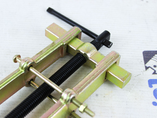 Съемник 2-х лапый раздвижной со стяжкой 150 мм Техмаш в интернет-магазине avtofirma63.ru 