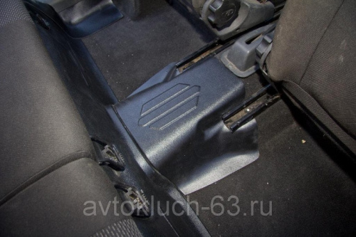 Накладки на ковролин под заднее сиденье Лада Гранта Люкс АртФорм