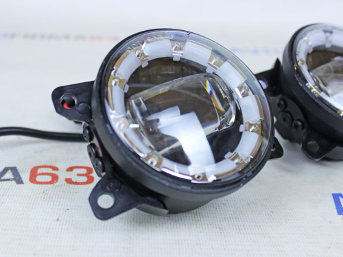 Противотуманные фары на Лада Веста 4 линзы с ДХО и поворотником