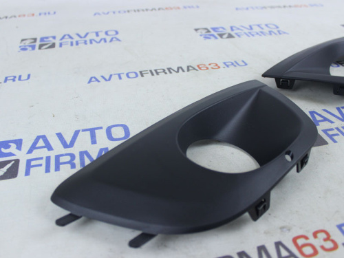 Рамки ПТФ в бампер нового образца для Лада Гранта