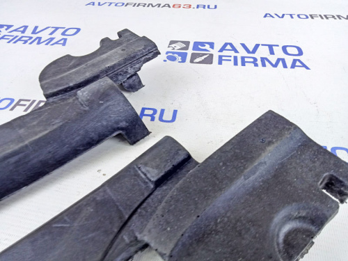 Комплект уплотнителей буферов капота на Лада Гранта