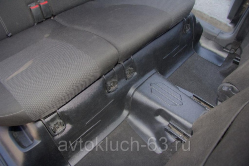 Накладки на ковролин под заднее сиденье Лада Гранта Люкс АртФорм