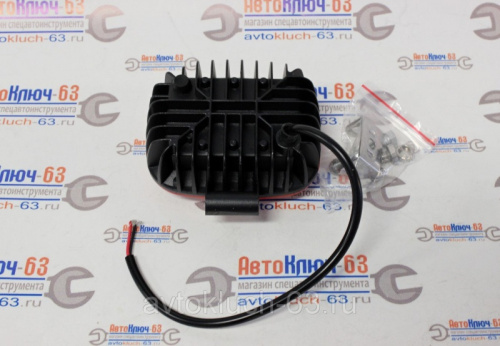 Дополнительная светодиодная фара H-30, красный корпус