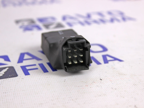 Реле повторителей для диодных подфарников и фонарей с ДХО и динамическим поворотником на 2121 с 2020 г.в.