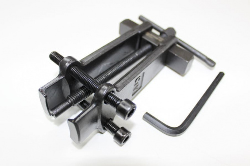 Съемник 2-х лапый передвижной на траверсе с фиксатором 100 мм АвтоDело. в интернет-магазине avtofirma63.ru 