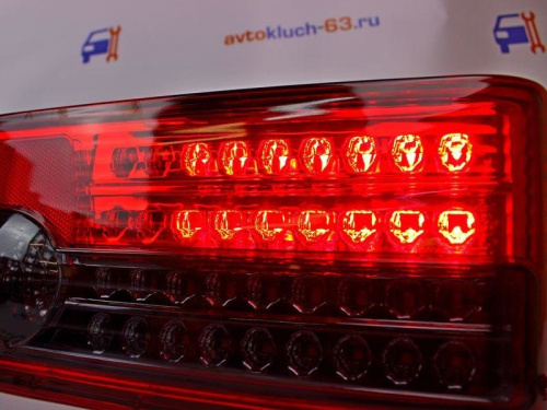 Задние фонари диодные для ВАЗ 2108-2114 красные тонированные с бегающим поворотником