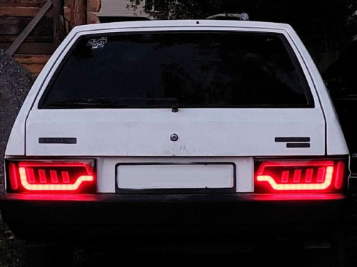 Задние фонари диодные для а/м 2109-2114 тонированные с бегающим поворотником