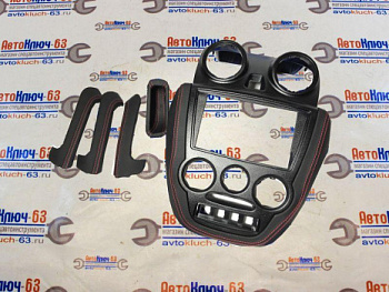 Центральная консоль, внутренние ручки дверей на Лада Гранта в экокоже