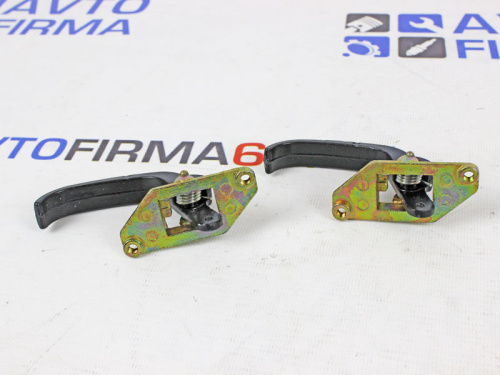 Рукоятки открывания двери внутренние на Лада Нива 4х4