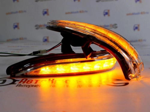 Бегающие повторители поворота в боковые зеркала Лада Веста ВАЗ 2180 в стиле Лексус темный хром в интернет-магазине avtofirma63.ru 