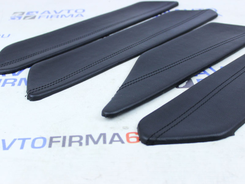 Вставки в двери в экокоже с двойной прострочкой на Лада Гранта