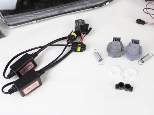 Фары с БИ-Линзой и квадратными ангельскими глазками на ВАЗ 2113-2115