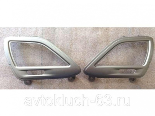 Облицовка бокового сопла вентиляции кузова Лада Веста, серебро