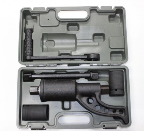 Гайковерт ручной с головками 32 мм, 33 мм Дело Техники в интернет-магазине avtofirma63.ru 