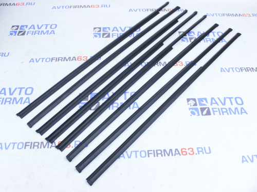 Уплотнитель стекла двери (бархотки) нижние с наконечниками для а/м 2105-2107 Плаcтэк-Троя Уплотнитель стекла двери (бархотки) нижние с наконечниками для а/м 2105-2107 Плаcтэк-Троя