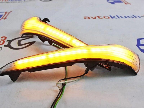 Повторители поворота в боковые зеркала Лада Гранта в стиле Лексус белые в интернет-магазине avtofirma63.ru 